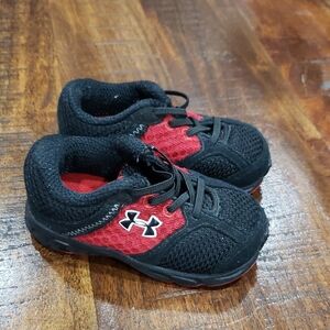 Under Armour Baby Sneakers in Black and Red